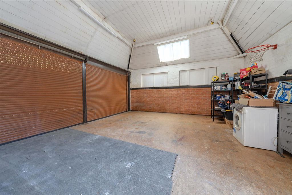 Additional image 27 of 7 bed semi-detached house for saleAbington Park Crescent, Northampton NN3
