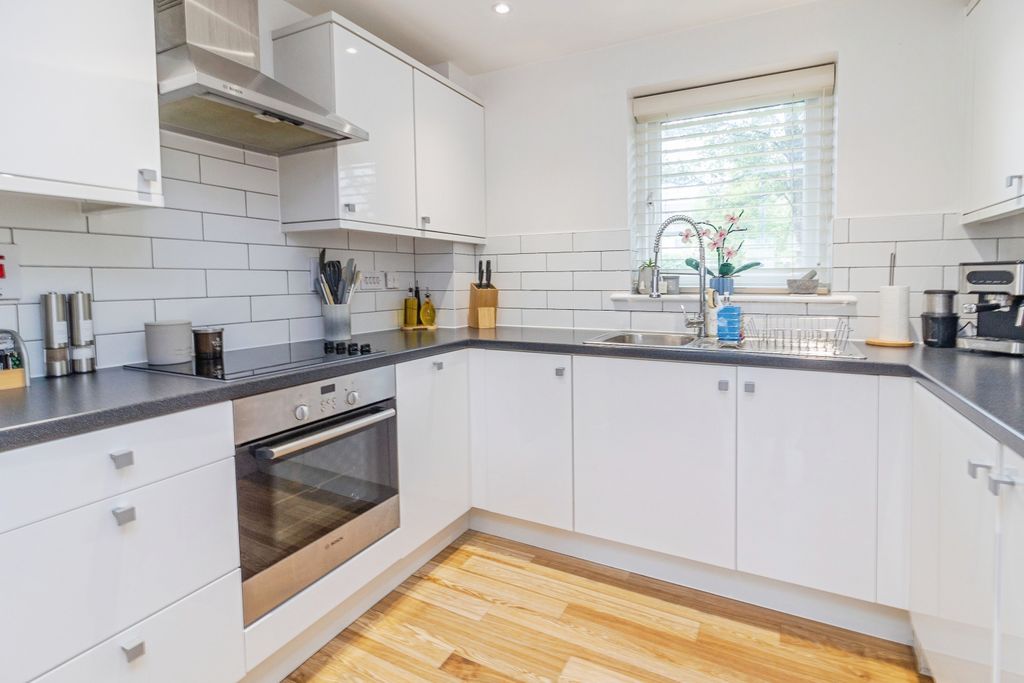 Additional image 4 of 2 bed flat for saleAddenbrookes Road, Newport Pagnell MK16