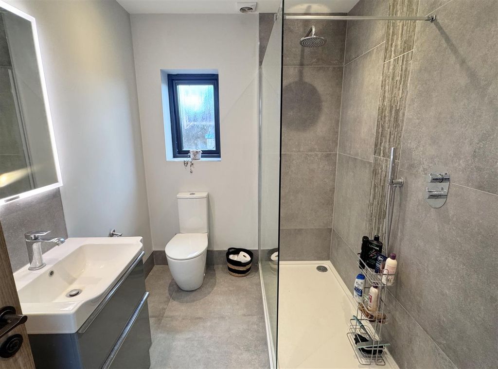 Additional image 20 of 6 bed detached house for saleBuckingham Road, Newbury RG14