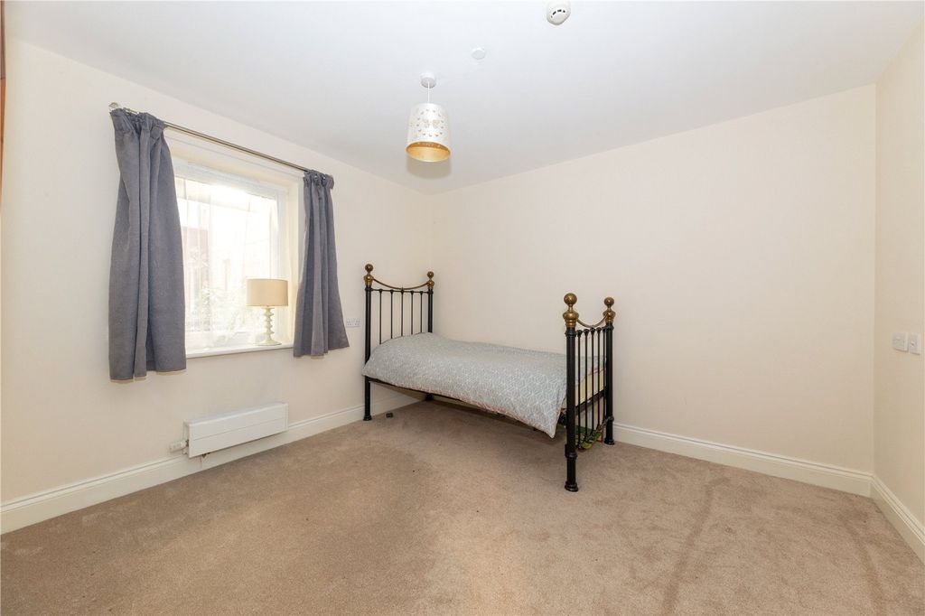 Additional image 8 of 2 bed flat for saleThe Limes, Newport Pagnell MK16