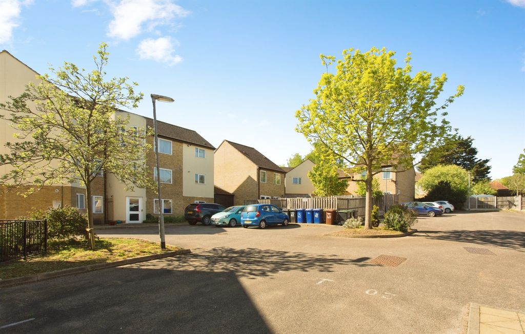 Additional image 12 of 2 bed flat for saleSkeaping Close, Newmarket CB8