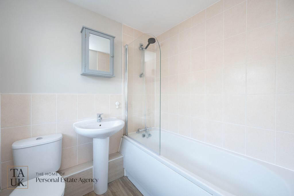 Additional image 13 of 1 bed flat for saleHarwood Close, Pulborough RH20