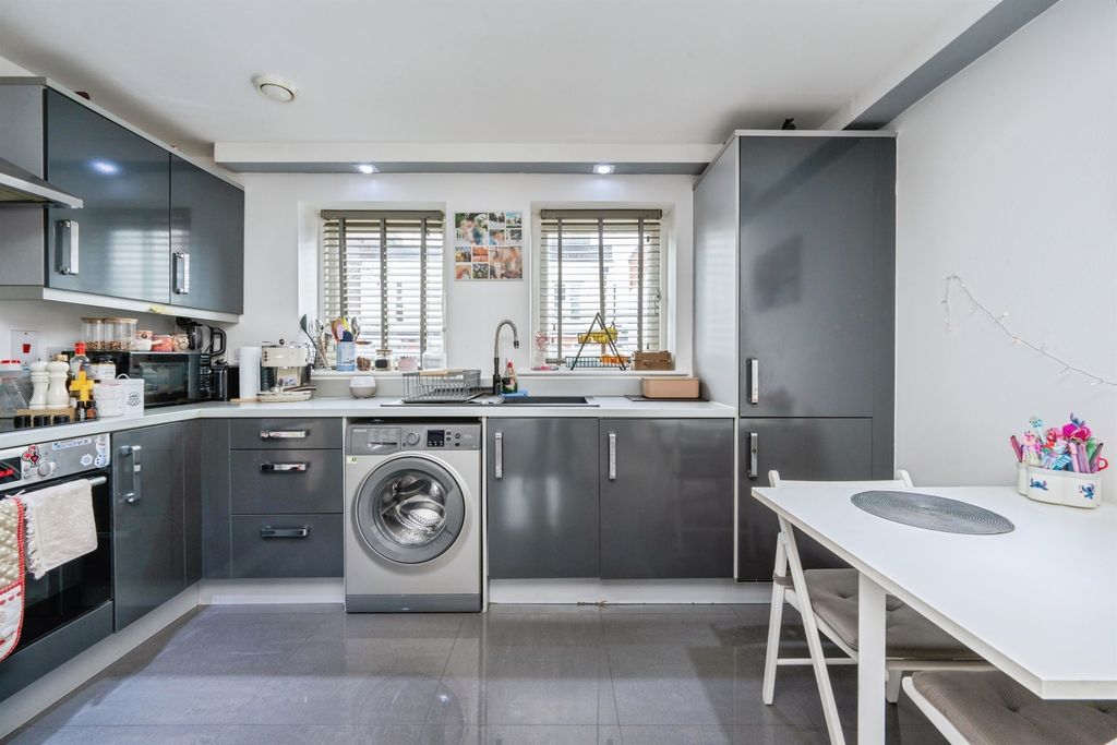 Additional image 3 of 1 bed flat for saleAddenbrookes Road, Newport Pagnell MK16