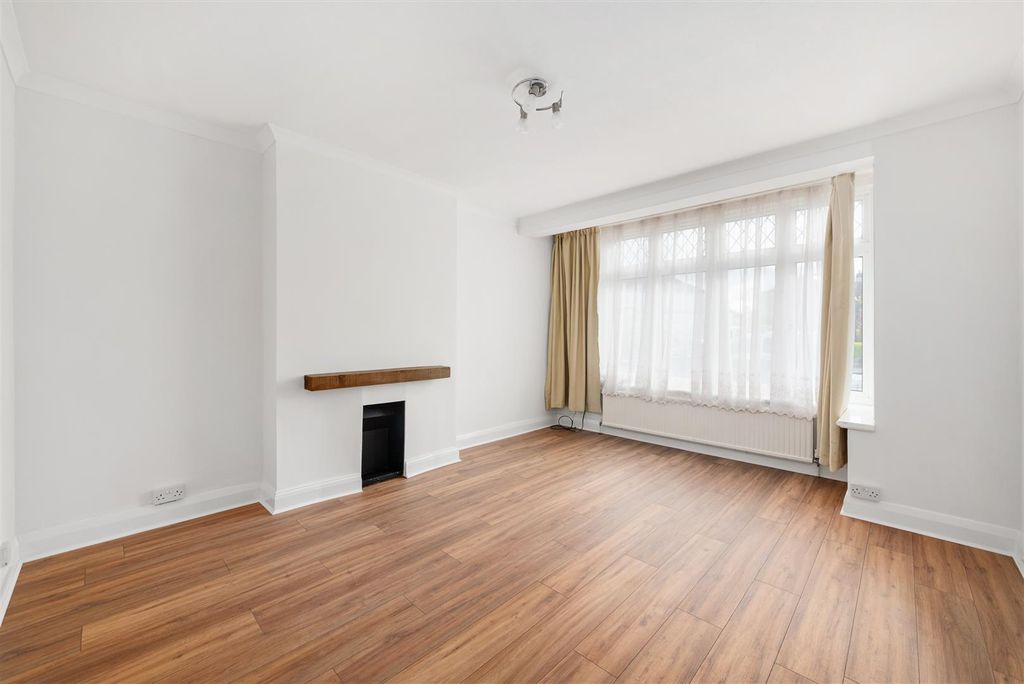 Additional image 3 of 3 bed property for saleLinks Avenue, Morden SM4