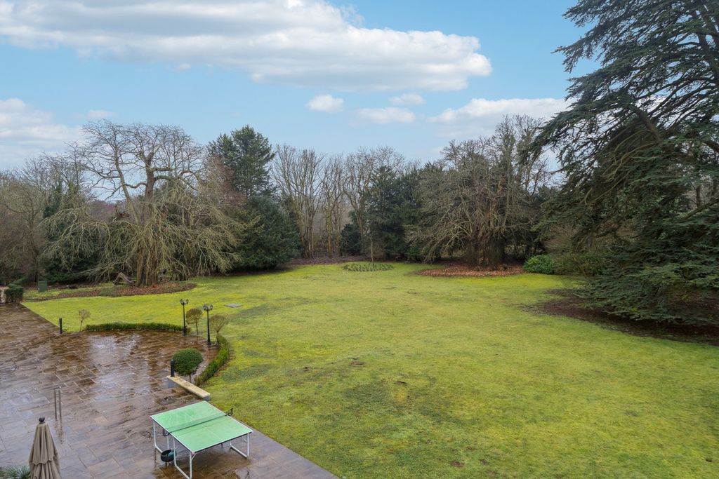 Additional image 11 of 2 bed flat for saleWesthorpe Park, Marlow SL7