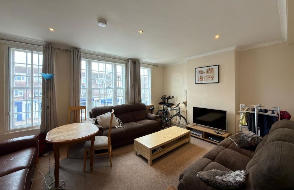 Additional image 3 of 5 bed flat for sale165A Darkes Lane, Potters Bar, Hertfordshire EN6