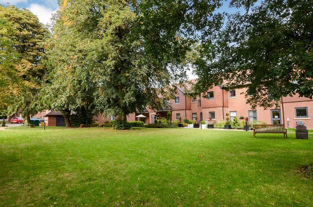 Additional image 16 of 2 bed flat for saleElizabeth House, St. Giles Mews, Stony Stratford, Milton Keynes MK11