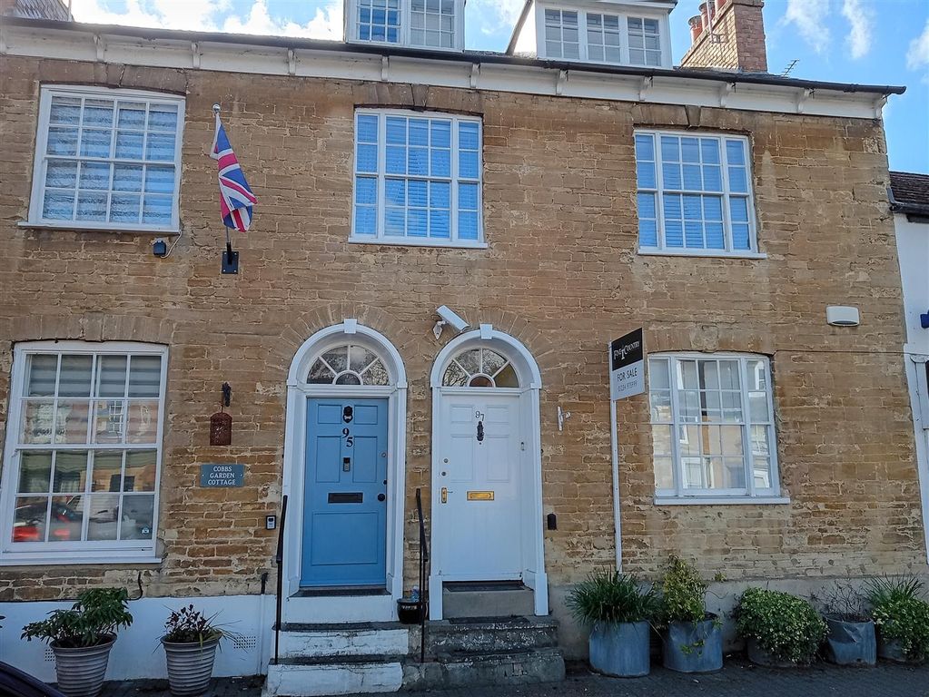 3 bed property for saleHigh Street, Olney MK46