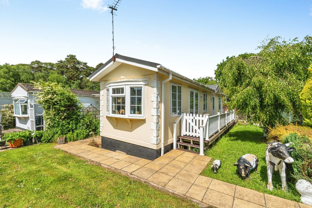 Additional image 2 of 1 bed mobile/park home for saleThatched Cottage Park, Southampton Road, Lyndhurst, Hampshire SO43