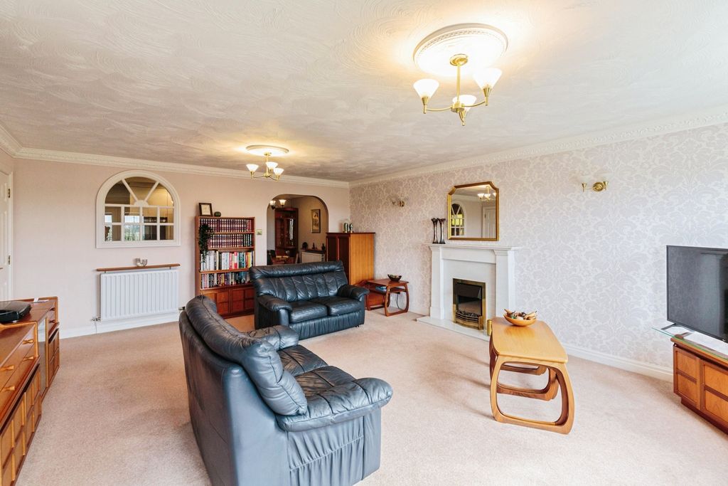 Additional image 7 of 2 bed flat for saleSunningdale Court, Lytham St. Annes, Lancashire FY8