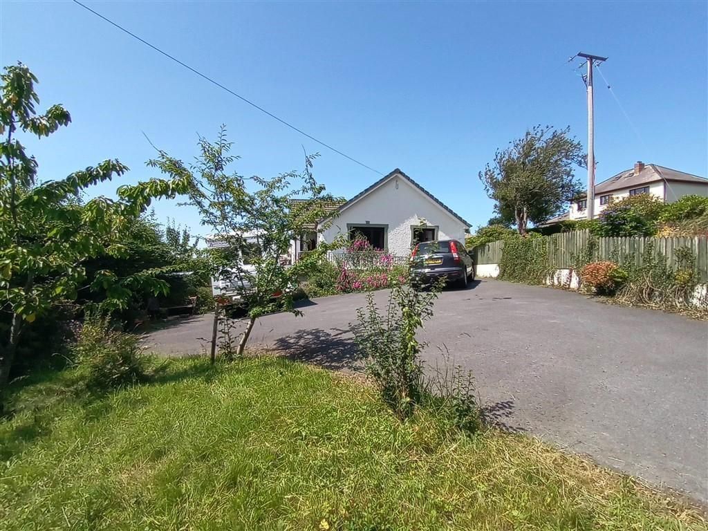 3 bed detached bungalow for saleAdpar, Newcastle Emlyn, Ceredigion SA38