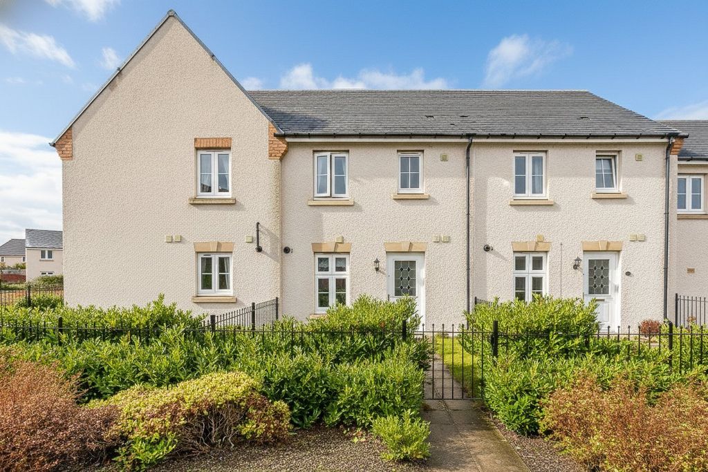 3 bed terraced house for saleBurnbrae Pend, Bonnyrigg EH19