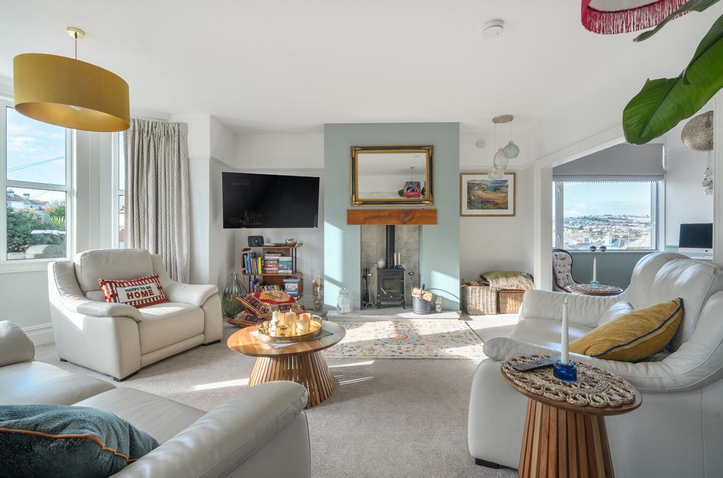 4 bed maisonette for saleCliff Road, Paignton, Devon TQ4 photo 4