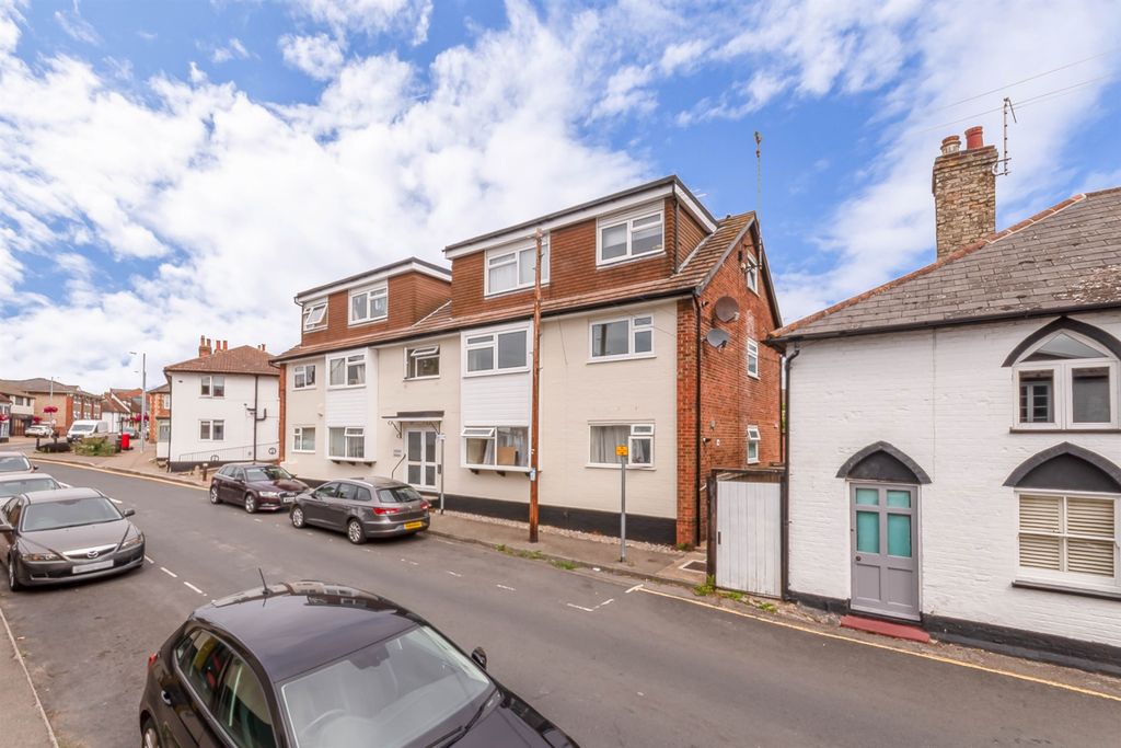Additional image 5 of 2 bed flat for saleChurch Street, Maldon CM9