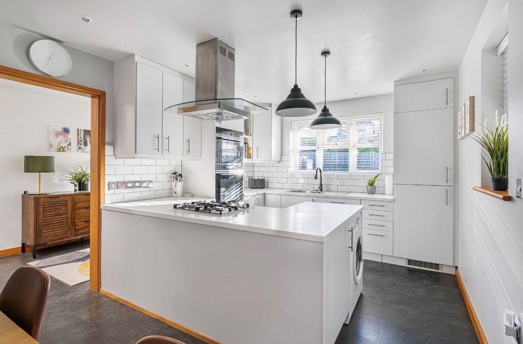 Additional image 3 of 4 bed detached house for saleKings Avenue, Newhaven BN9