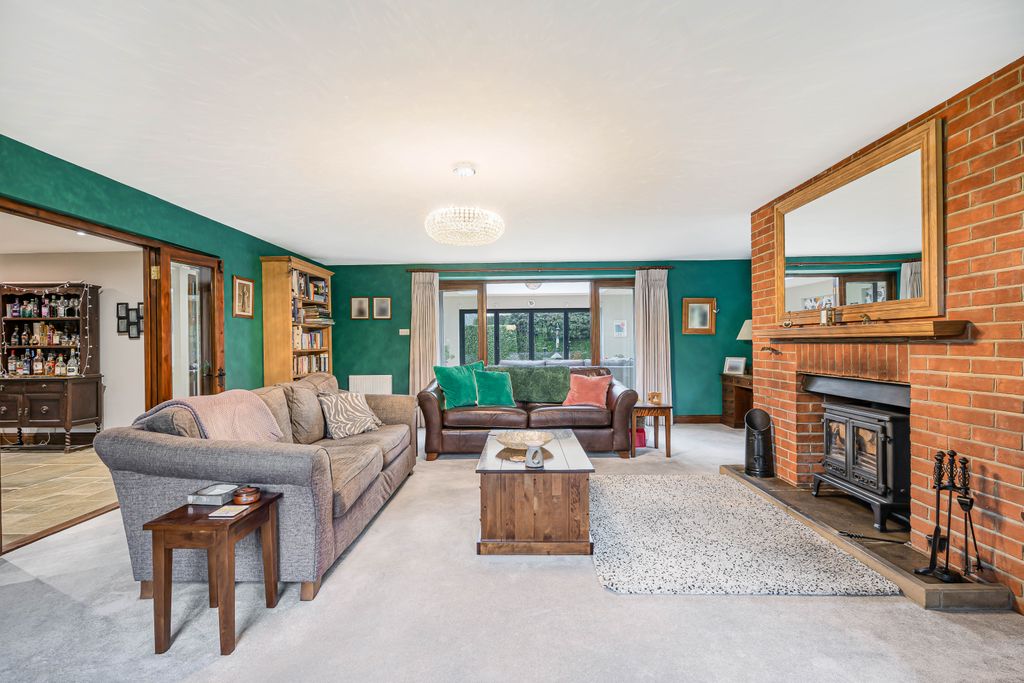 4 bed barn conversion for saleSt Patricks Lane, Liss, Hampshire GU33 photo 2