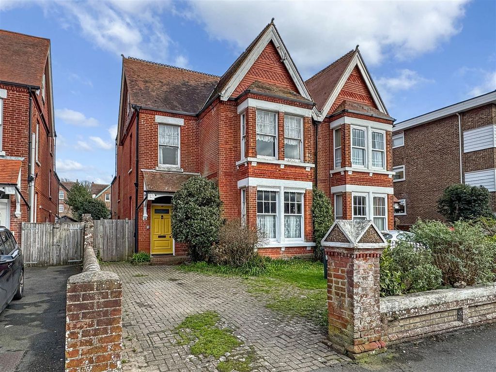 5 bed semi-detached house for saleBeach Road, Littlehampton BN17