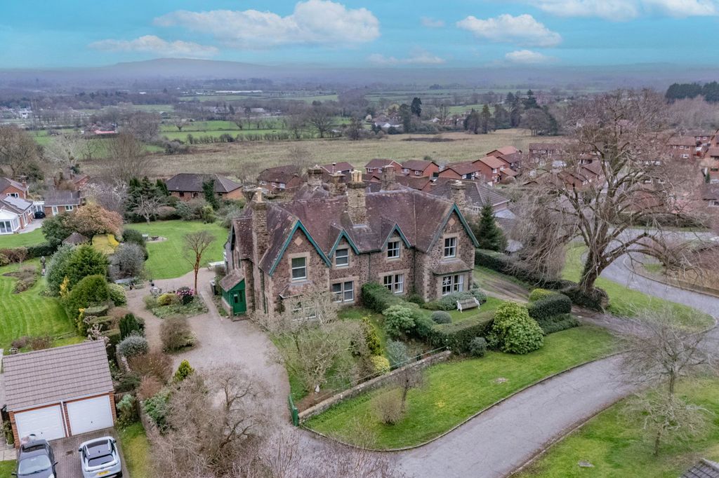 4 bed semi-detached house for saleWoodfarm Road, Malvern WR14