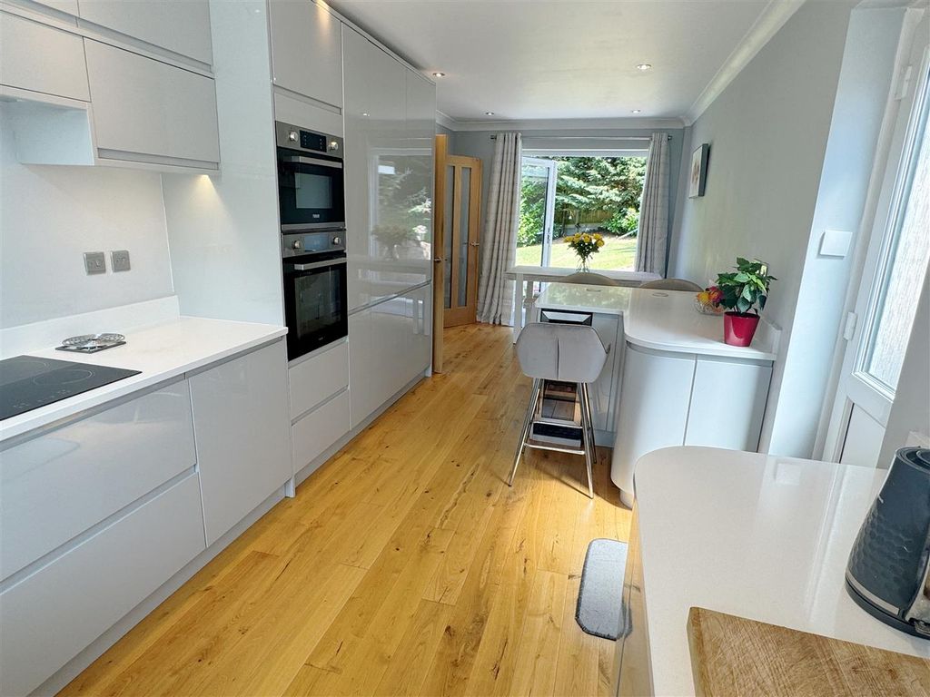 Additional image 6 of 4 bed detached house for saleBledlow Close, Newbury RG14