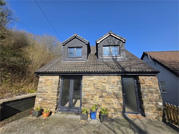 3 bed detached house for saleGraig Road, Ynyshir, Porth, Rct. CF39