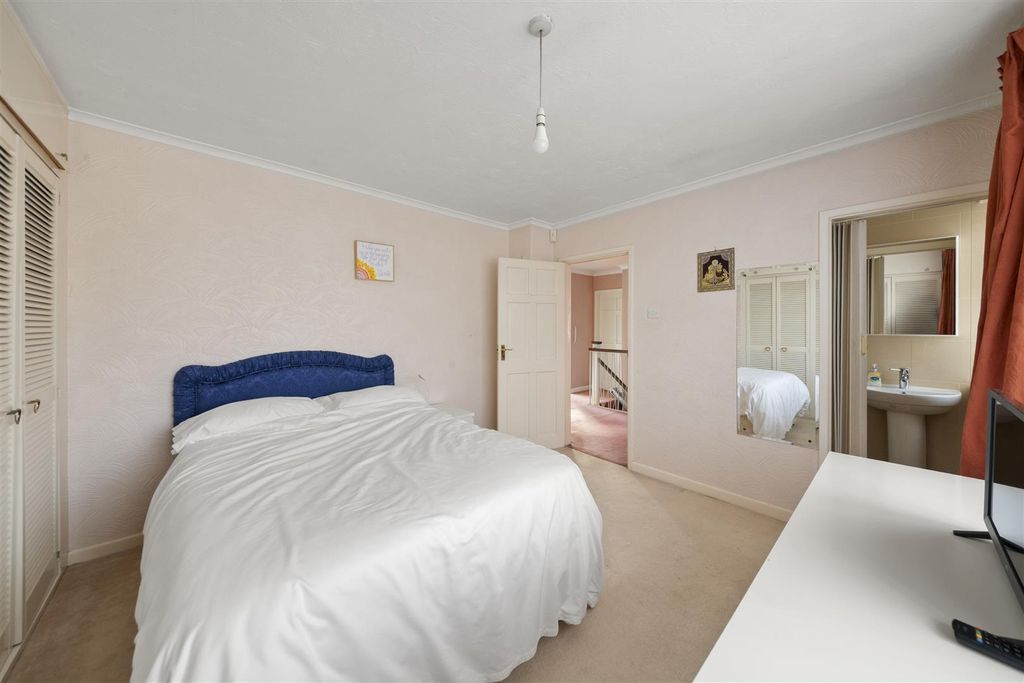 Additional image 12 of 5 bed detached house for saleDoncaster Drive, Northolt UB5