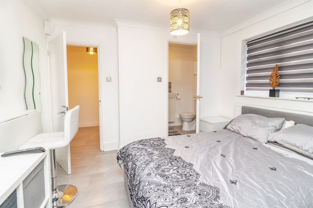 Additional image 10 of 5 bed detached house for saleCastle Meadow Close, Newport Pagnell MK16