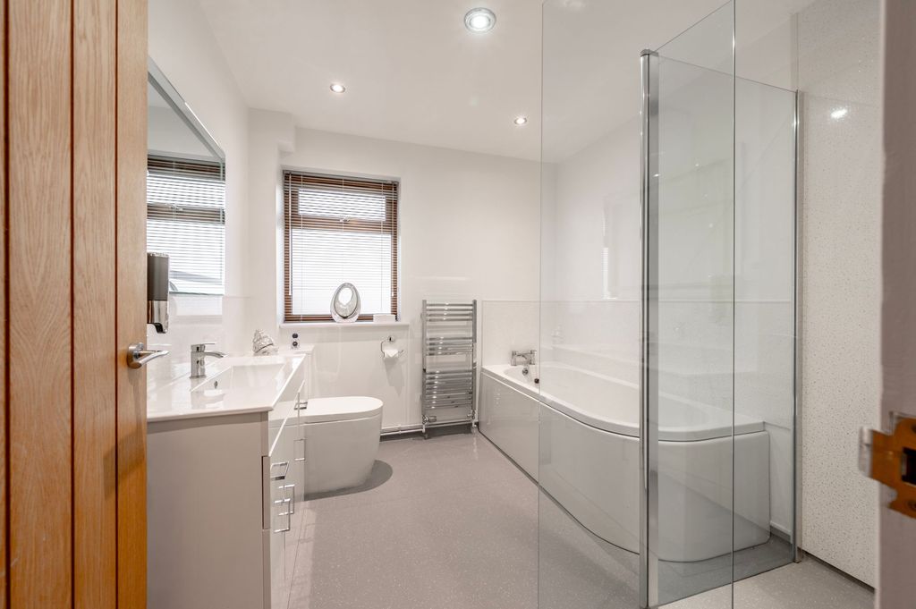 Additional image 23 of 6 bed detached house for saleChestnut Avenue, Oulton Broad NR32