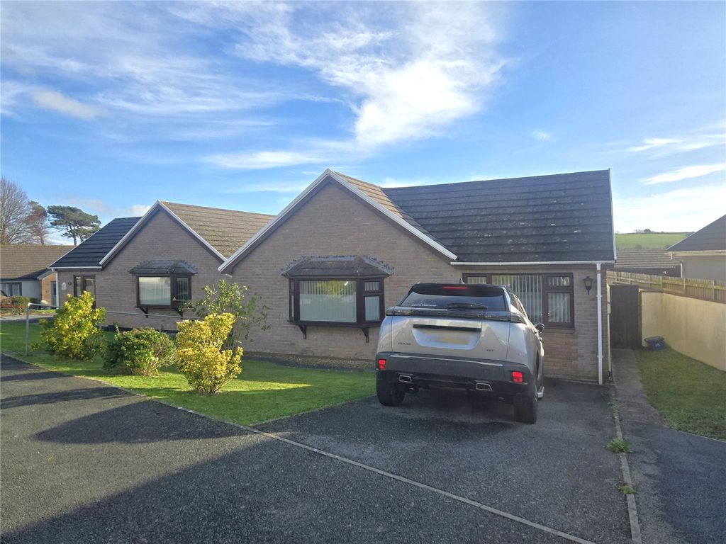 3 bed bungalow for saleDonovan Reed Gardens, Pembroke Dock, Pembrokeshire SA72