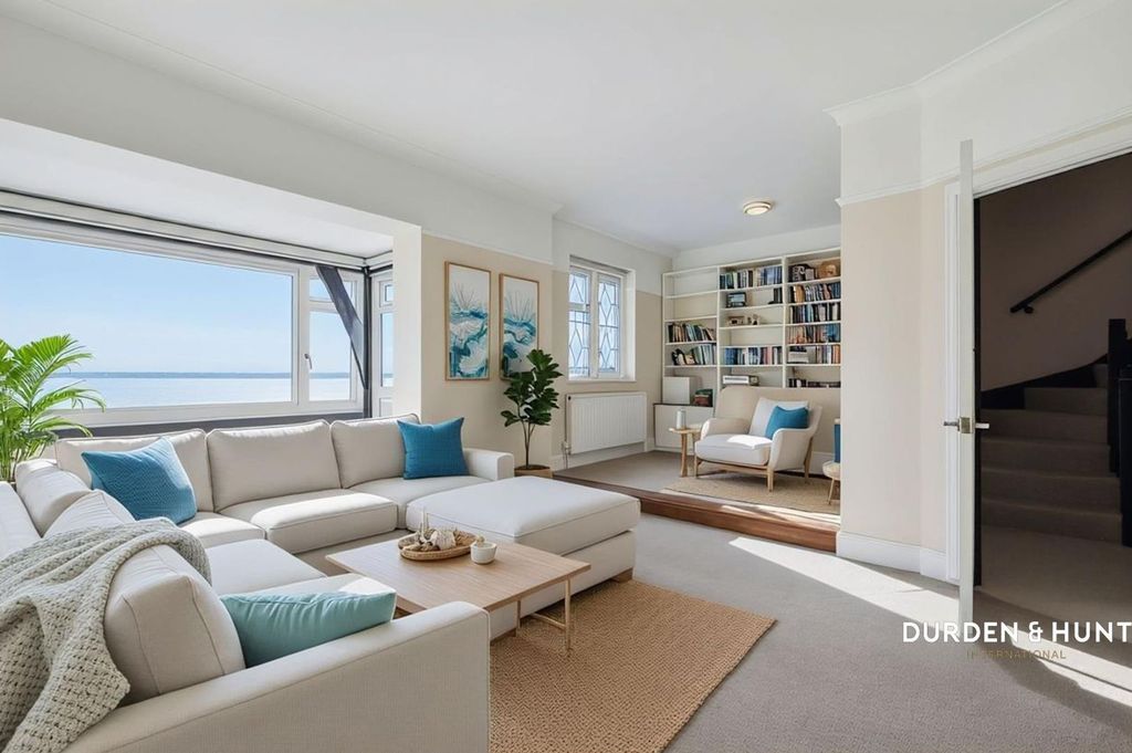 3 bed maisonette for saleGrand Parade, Leigh-On-Sea SS9