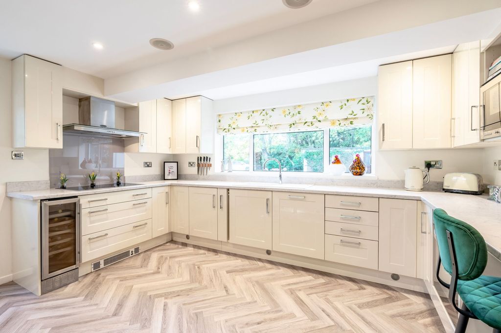 Additional image 5 of 4 bed detached house for saleHall Drive, Oulton Broad NR32