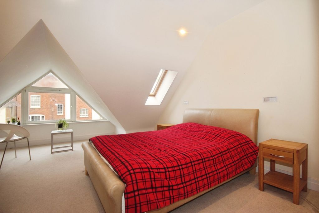 Additional image 7 of 2 bed flat for saleClarendon Avenue, Leamington Spa, Warwickshire CV32