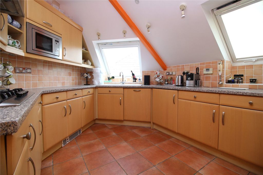 3 bed flat for saleLavender Walk, Highlands Road, Barton On Sea BH25 photo 4