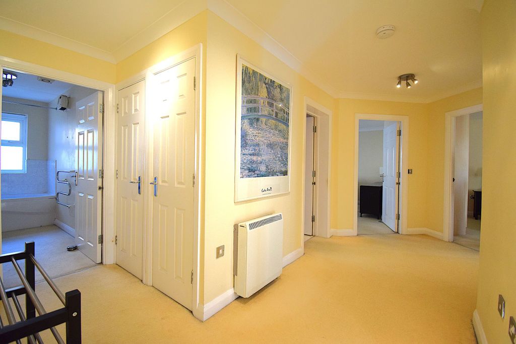 Additional image 14 of 2 bed flat for saleFlat, Victoria House, Billing Road, Northampton NN1