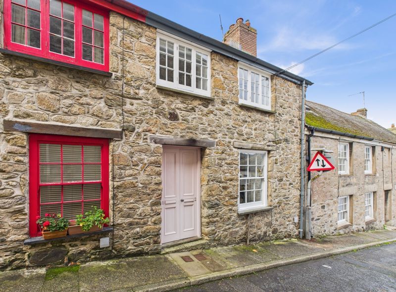 2 bed terraced house for saleNew Street, Penryn - Character Cottage TR10