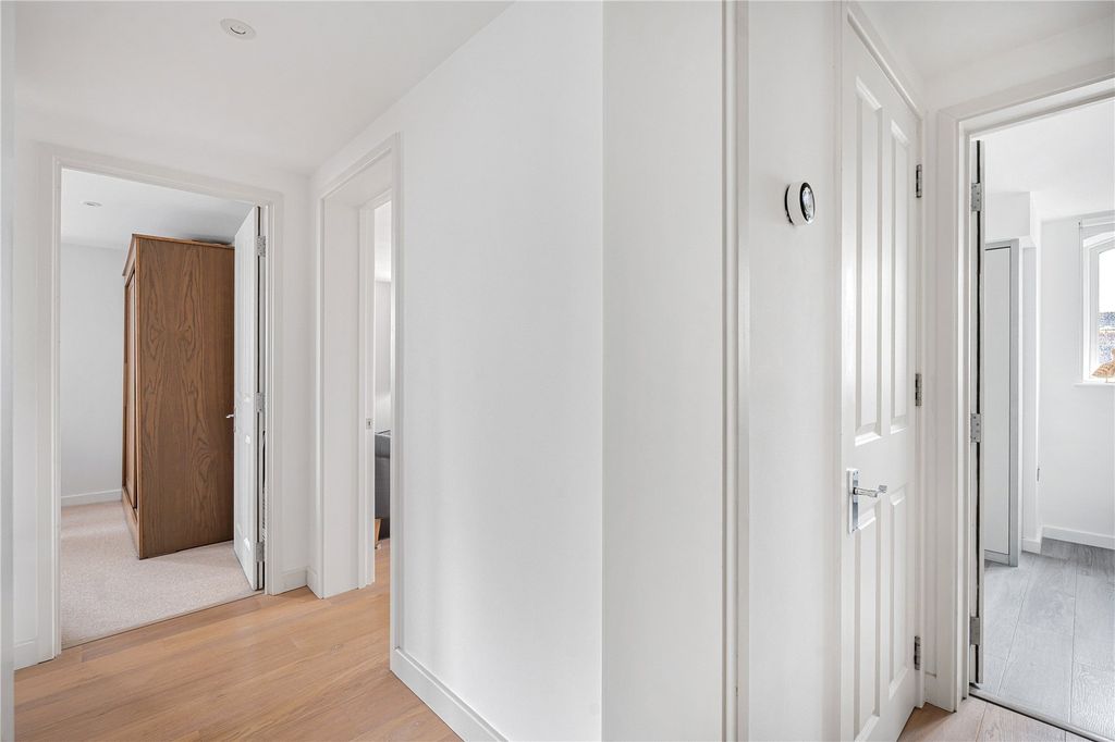 Additional image 11 of 2 bed flat for saleStation Road, Pulborough, West Sussex RH20