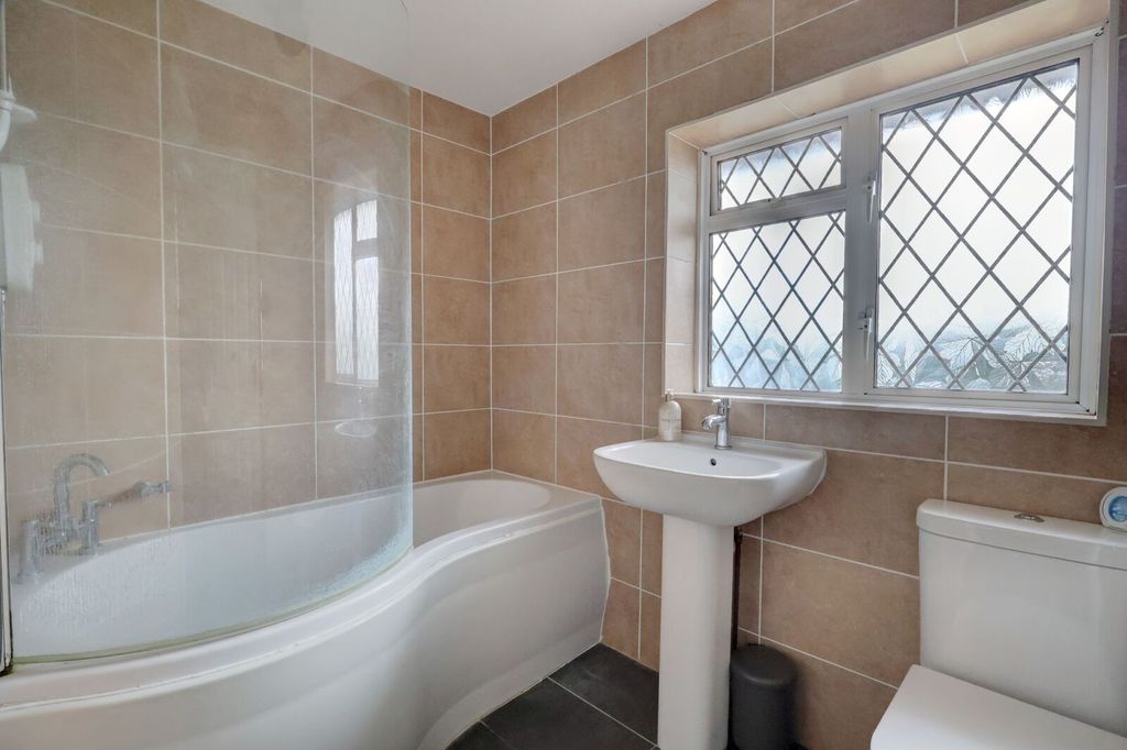 Additional image 9 of 3 bed semi-detached house for saleWoodfield Road, Princes Risborough HP27