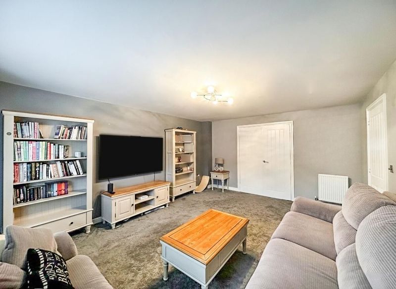 4 bed detached house for salePoplar Place, Morpeth NE61 photo 3