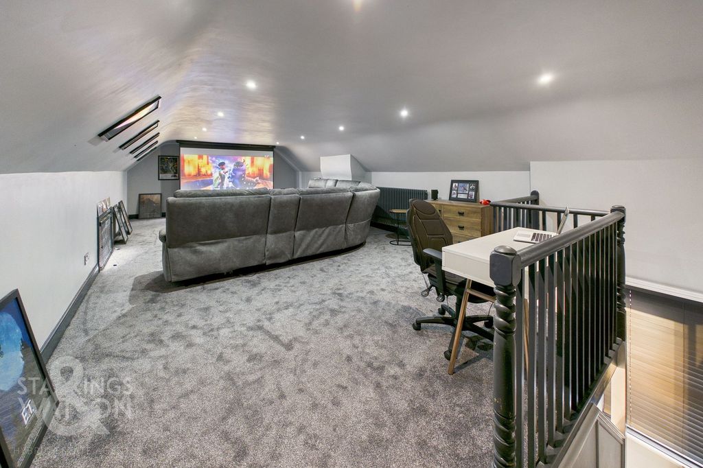 Additional image 26 of 6 bed detached house for saleKirkley Cliff Road, Lowestoft NR33