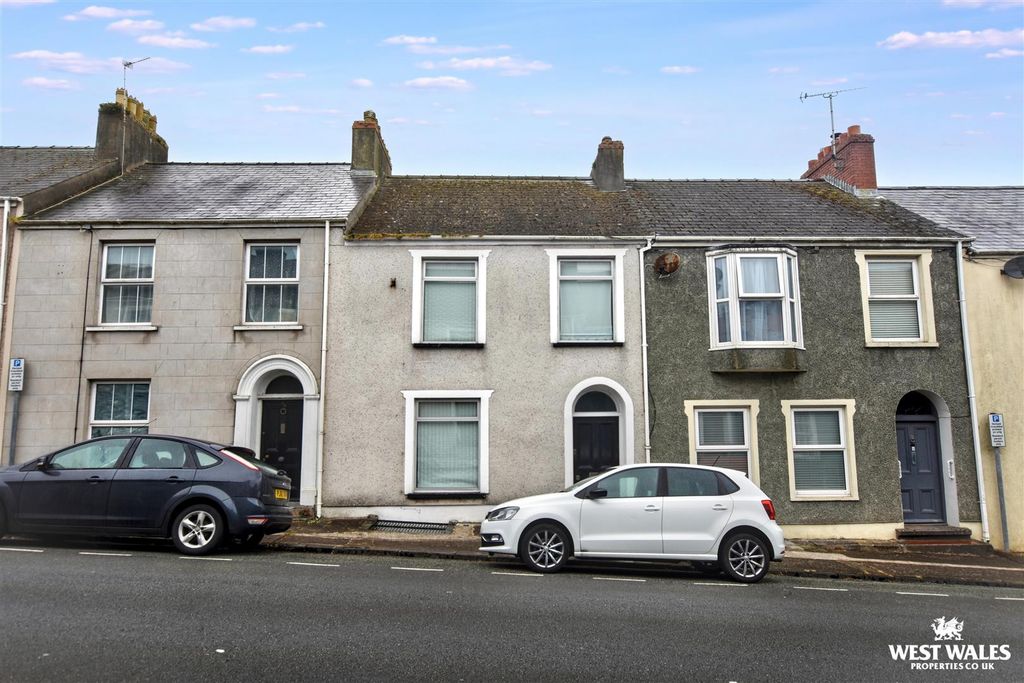3 bed terraced house for saleLaws Street, Pembroke Dock SA72