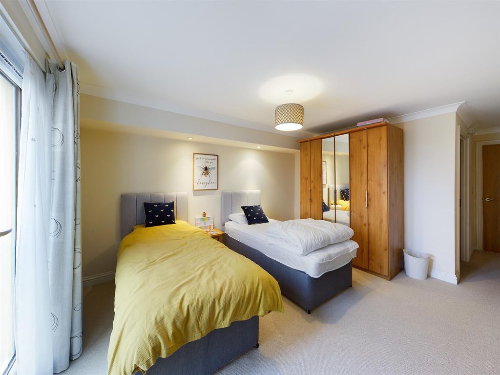 Additional image 13 of 3 bed flat for salePentire Avenue, Pentire, Newquay TR7