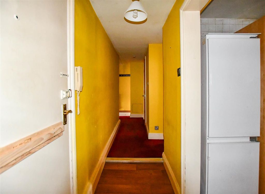 Additional image 9 of 2 bed flat for saleHigh Street, Newmarket CB8