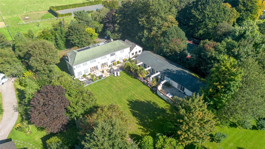 6 bed detached house for saleHanns Hall Road, Neston, Cheshire CH64