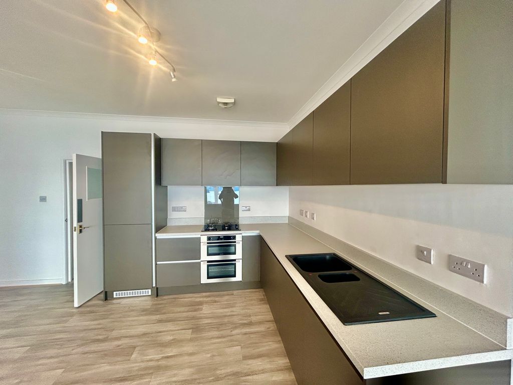 Additional image 7 of 2 bed flat for saleAlta Vista Road, Paignton TQ4