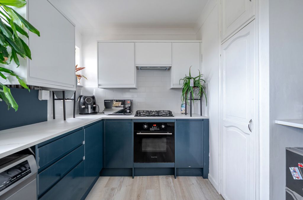 Additional image 8 of 2 bed flat for saleFetherston Road, Lancing, West Sussex BN15