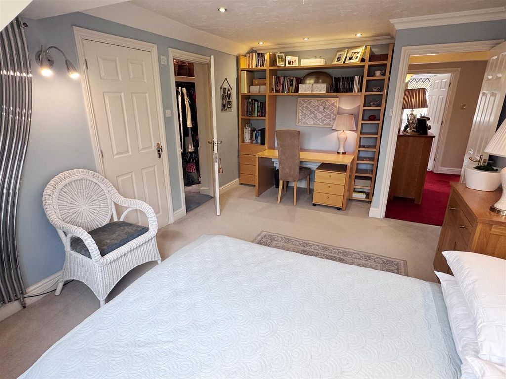 Additional image 28 of 6 bed detached house for saleBickleigh Ridge, Yew Gate, Newbury RG14