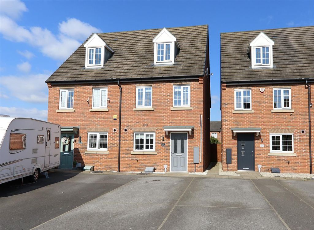 3 bed semi-detached house for saleFalcon Close, Mexborough S64