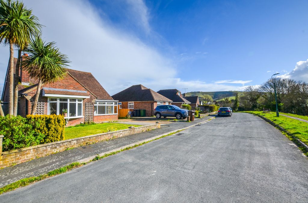 3 bed bungalow for saleLancing Way, Polegate, East Sussex BN26