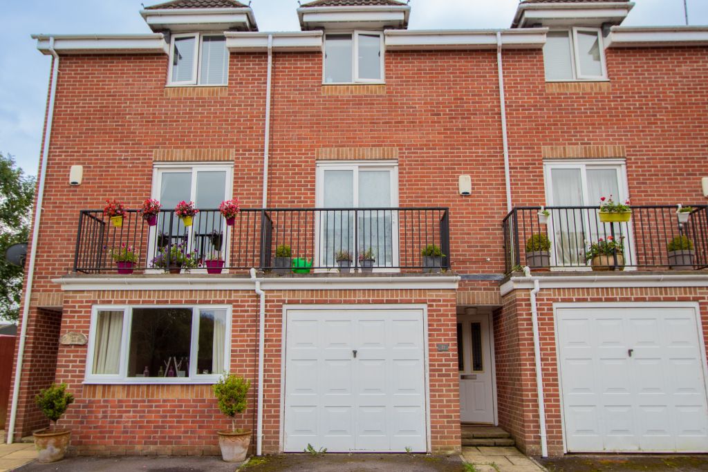 3 bed town house for saleThorne Farm Way, Ottery St Mary EX11