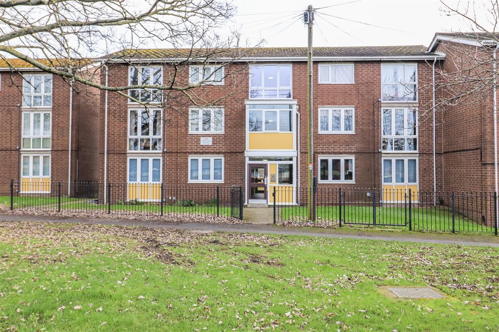 2 bed flat for saleStanley Road, Wakefield WF1