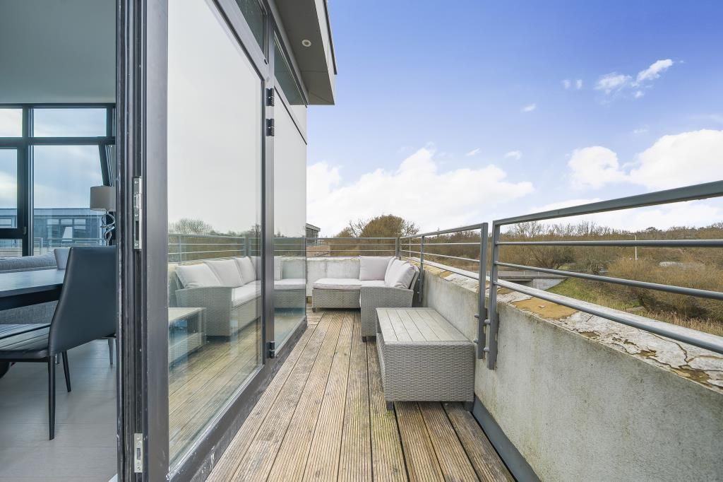 Additional image 3 of 2 bed flat for saleNewbury, Berkshire RG14